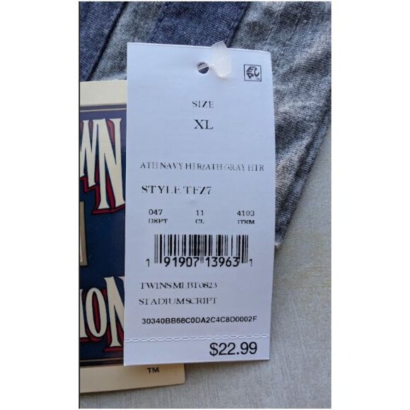 Cooperstown Collection Women’s Retro Logo T-Shirt Size Medium - Picture 3 of 3